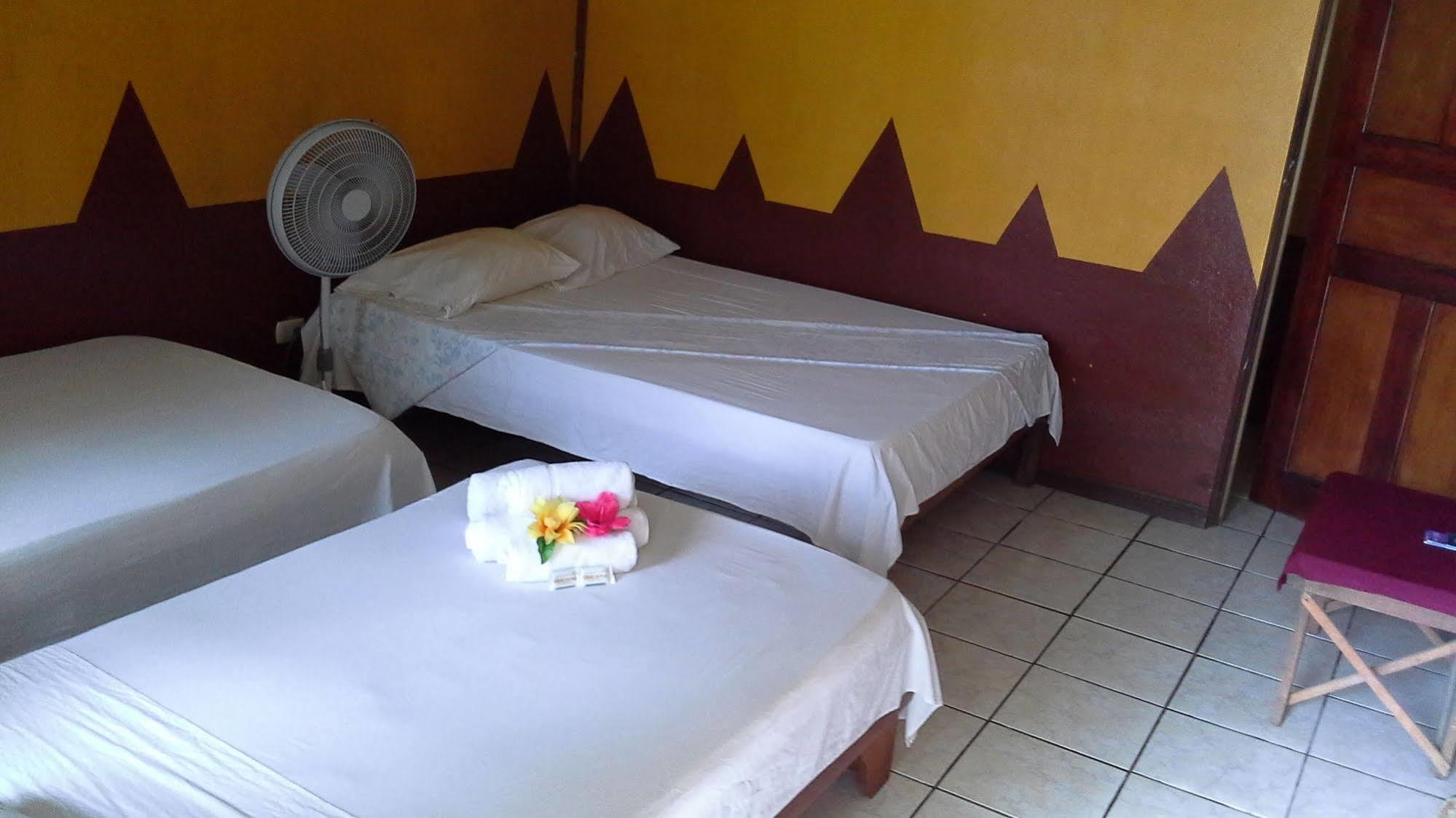 Cabinas Miss Miriam 2 Tortuguero Bagian luar foto